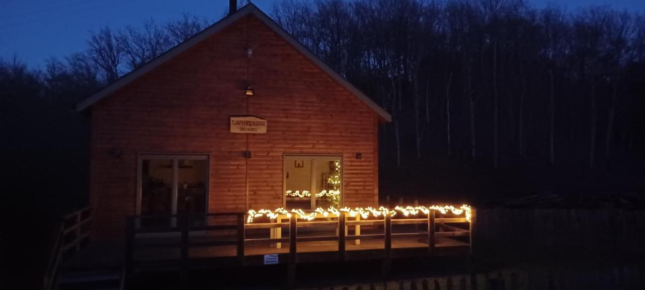 Chalet Tjaffers Lodge Durbuy Bagian luar foto