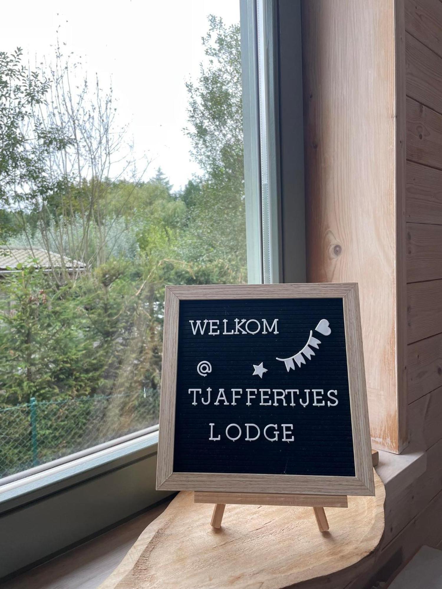 Chalet Tjaffers Lodge Durbuy Bagian luar foto